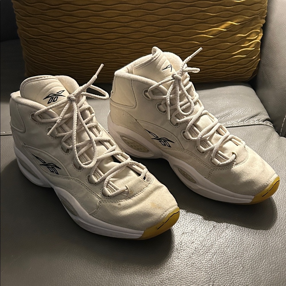 Reebok Question Mid "Boktober" athletic shoe, size 11. EUC